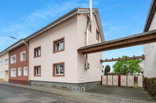 HISTORISCH UND MODERN - 