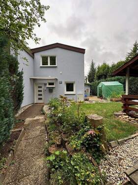 Außen vorne - Reihenendhaus mit Garten -Komplett saniert-