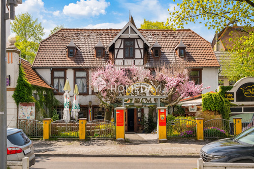 Außenansicht 4 - Historischer Bestand mit Perspektive: Wohnen und Gewerbe unter einem Dach