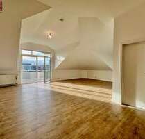 Attraktive 3-Zimmer-DG-Wohnung mit großem Wohnbereich und Balkon mit Weitblick - Offenbach Rumpenheim