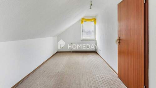 1. OG Schlafzimmer 2 - 