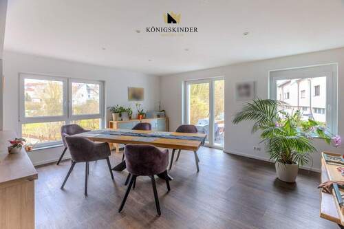 Großzügiger Wohn- und Essbereich (Wohneinheit 1) - 1 Zimmer Mehrfamilienhaus, Wohnhaus zum Kaufen in Waiblingen