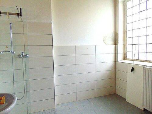 Blick ins Bad EG.jpg - 