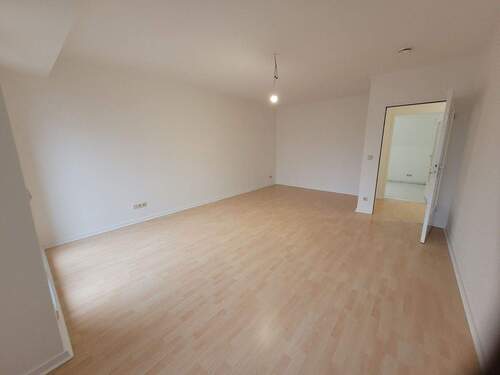 Einblick Wohnzimmer Bild 2 - 