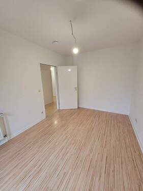 Einblick Schlafzimmer Bild 2 - 