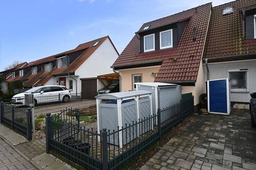 Vorderseite - 4 Zimmer Reihenendhaus in Barleben