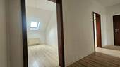 20250703_091907.jpg - 3-Raum Dachgeschoßwohnung - 299,00&nbsp;EUR Kaltmiete, ca.&nbsp; 61,00&nbsp;m&sup2;&nbsp;Wohnfl&auml;che