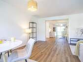 Offener Wohn- und Essbereich - Komplett renovierte 3-Zimmer-Wohnung mit herrlichem Ausblick