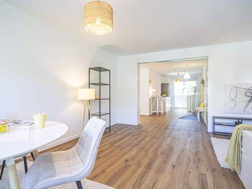 Offener Wohn- und Essbereich - Komplett renovierte 3-Zimmer-Wohnung mit herrlichem Ausblick
