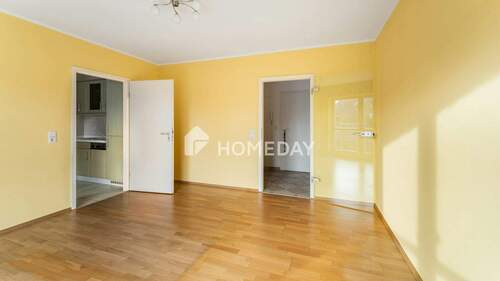 Wohnzimmer 2 - 2 Zimmer Etagenwohnung zum Kaufen in Bannewitz