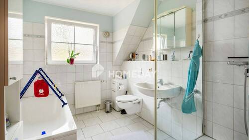 1. OG Badezimmer 1 - 