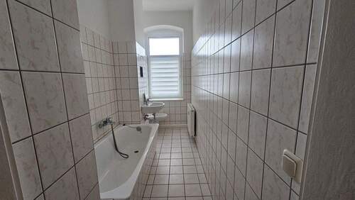 Bad - Etagenwohnung mit 61,10 m&sup2; in Chemnitz zur Miete