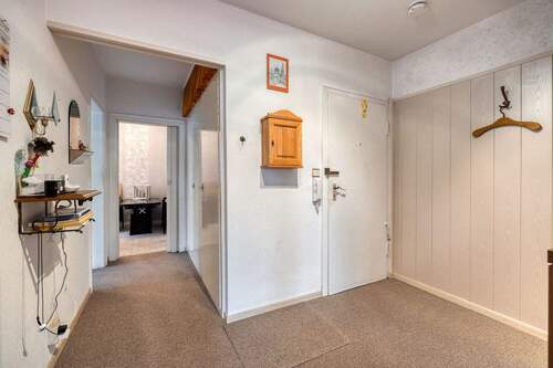 Flur - Etagenwohnung mit 73,70 m&sup2; in Düsseldorf zum Kaufen