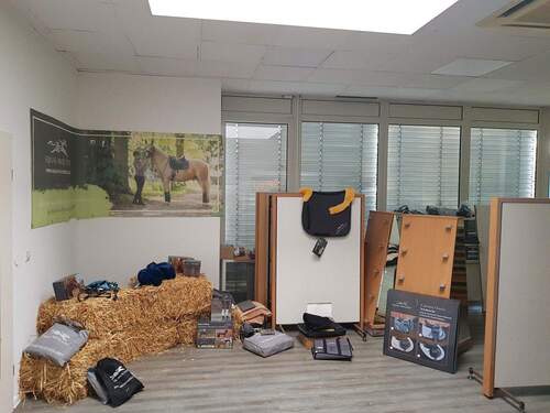 Ausstellungsraum 2 / Büro 5 - 