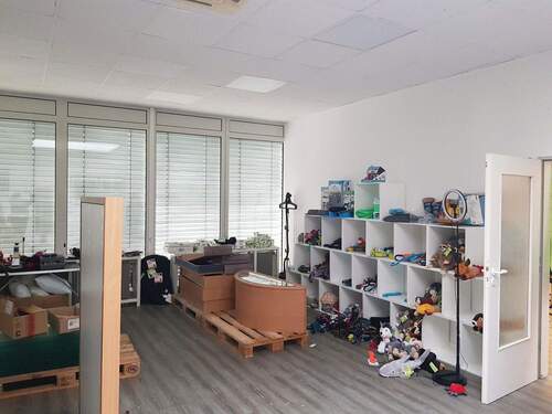 Ausstellungsraum 2 / Büro 5 - 