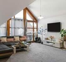 Einzugsbereit im Sommer: Dachgeschoss-Traum mit Südost-Ausrichtung, hohen Decken und eigenem Carport - Aldingen