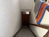 Treppe zur Wohnung oben - 