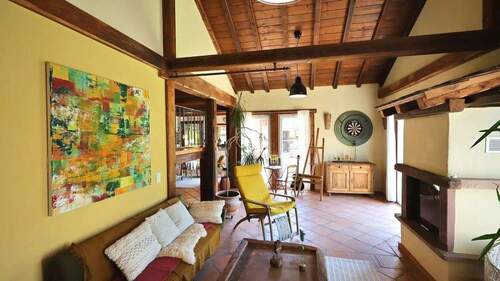 Wohnzimmer mit Ofen - 