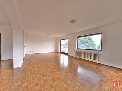 Wohnzimmer mit Balkonausgang - 