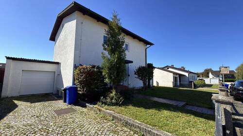 Haus mit Garage - 