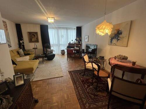 Großes Wohnzimmer - 2 Zimmer Etagenwohnung zum Kaufen in Bad Salzuflen