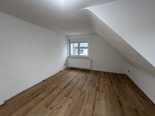 Schlafzimmer - 4 Zimmer Etagenwohnung in Ludwigsburg / Oßweil