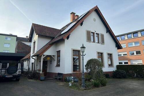00_Außenansicht - Historisches Stadthaus mit flexiblem Wohnkonzept, Kamin und Photovoltaik