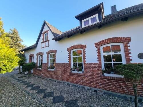 Wohnhaus - Mehrfamilienhaus, Wohnhaus mit 260,00 m² in Sagard zum Kaufen