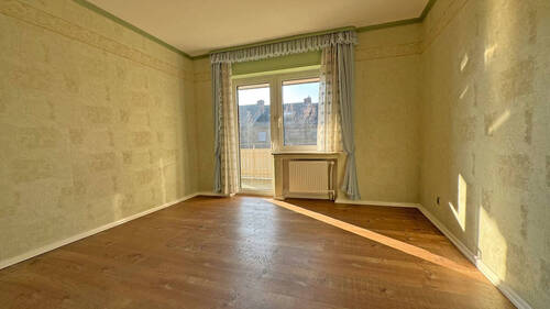 Schlafzimmer mit Balkon OG - 