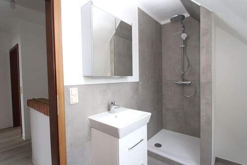 Das Duschbad mit Tageslicht im DG - 