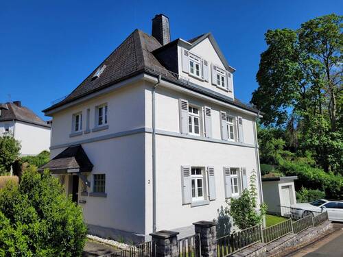 Haus außen - Einfamilienhaus im Villenstil in bevorzugter Lage von Weilburg