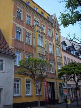 Hausansicht - W2100 - Moderne 2-Raumwohnung im Stadtzentrum mit Südbalkon & Lift
