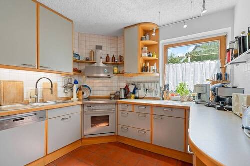 Küche mit EBK und Speis - 