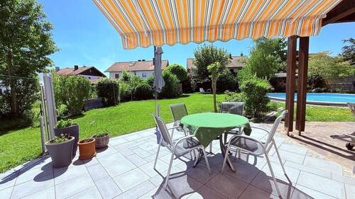 Terrasse mit Markise - 