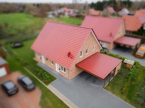 Luftaufnahme - Moderne Doppelhaushälfte mit 5 Zimmern, Wärmepumpe & Carport