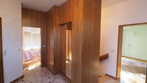 Eingangsbereich mit Schrankwand.jpeg - Mehrfamilienhaus, Wohnhaus mit 285,00 m&sup2; in Berlin zum Kaufen