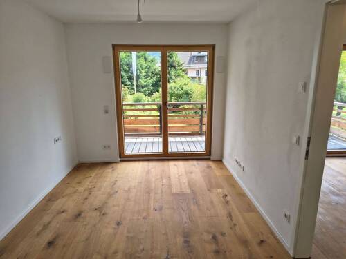 Schlafzimmer mit Balkonzugang - 