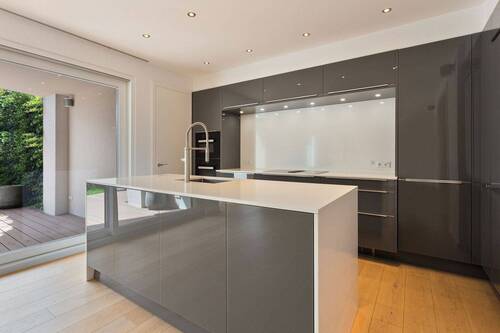 Küche - Exklusives Einfamilienhaus mit hochwertiger Ausstattung, 2 PKW Stellplätzen und kleinem Garten