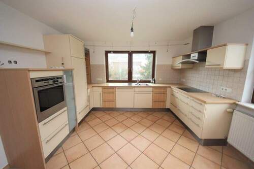 Küche - Herl: 3-ZKB-Wohnung mit EBK, 2 Balkonen und Stellplatz ab 15.06. frei