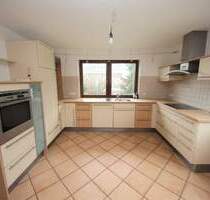 Herl: 3-ZKB-Wohnung mit EBK, 2 Balkonen und Stellplatz ab 15.06. frei