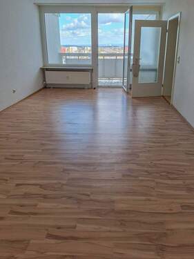 Wohnzimmer - Etagenwohnung mit 69,00 m&sup2; in Heusenstamm zum Kaufen