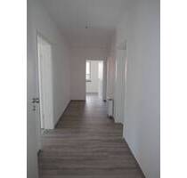 Helle und freundliche 4-Zimmer-Wohnung mit großzügigem Bad - Hohenstein-Ernstthal