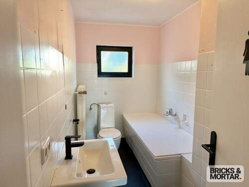 Bad UG - 6 Zimmer Einfamilienhaus in Niederstotzingen