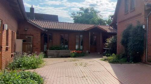 Bild 4 - Einfamilienhaus mit 980,00 m&sup2; in Bergen Dumme zum Kaufen