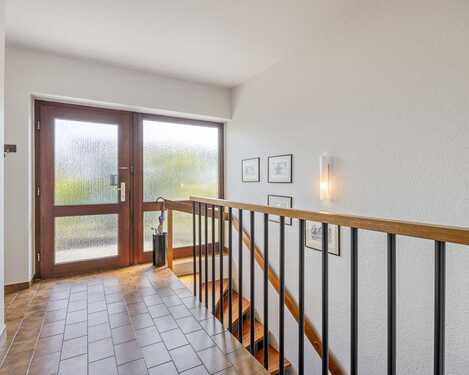 Eingangsdiele - 4 Zimmer Einfamilienhaus in Ratingen