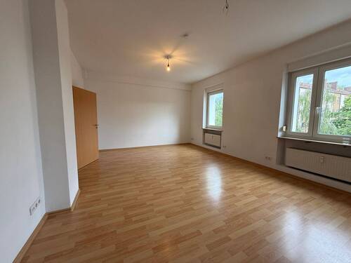 Wohnzimmer Esszimmer Bild 2 - Großzügige Familienwohnung in Nürnberg-Schweinau - 4 Zimmer, ca. 103 m²