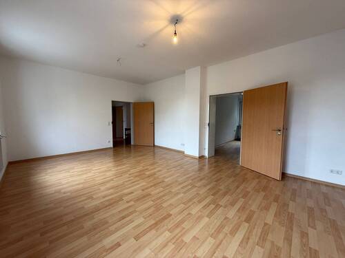Wohnzimmer Esszimmer Bild 3 - 4 Zimmer Etagenwohnung zur Miete in Nürnberg
