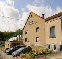 Charmantes Ein- oder Zweifamilienhaus mit Potenzial, großer Garage, Garten & Nebengebäuden - Striegistal Marbach