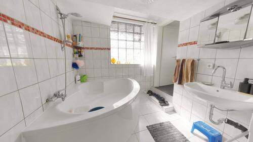 Bad EG - 5 Zimmer Doppelhaushälfte in Spiesen-Elversberg