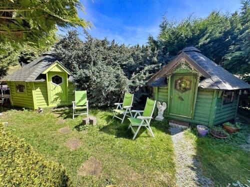 Ansicht der Kotas im Garten - 